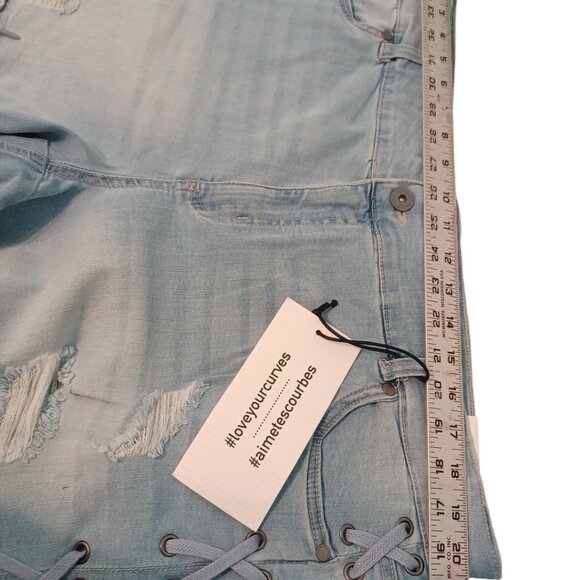 NEW WITH TAGS Jean Shorts - Frankie & Stella - Distressed 20W (5987 - Picture 4 of 7